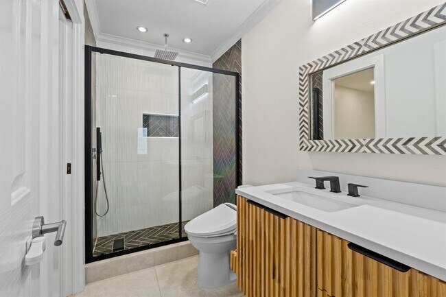 Building Photo - 9309 Bluegrass Dr