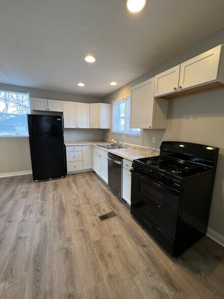 Building Photo - 1245 S 17th St