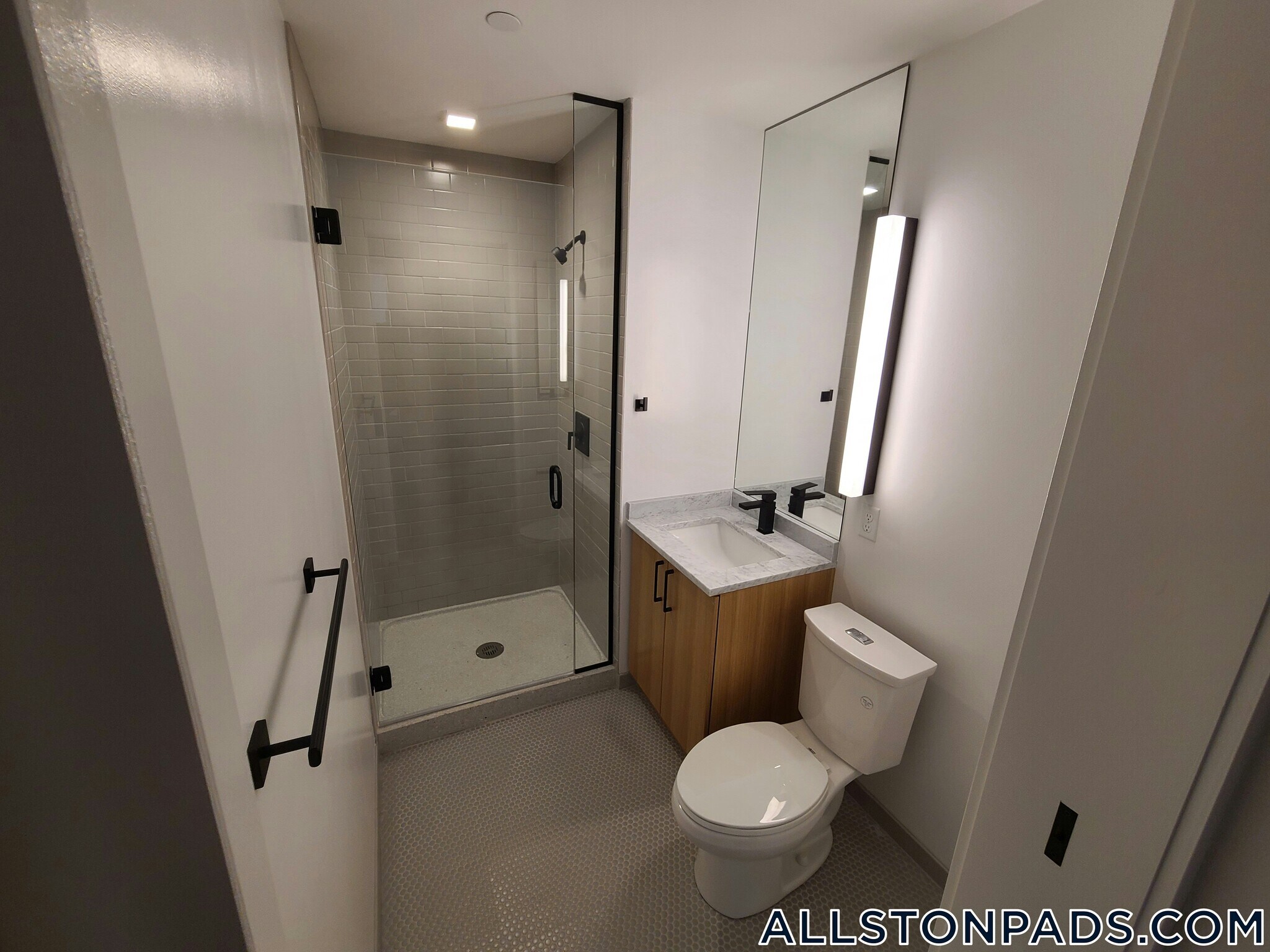 Building Photo - 83 Gardner St