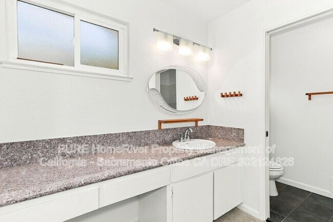 Building Photo - 4924 Olive Oak Way