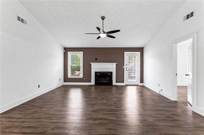 Building Photo - 140 Grayland Creek Dr