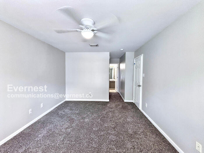 Building Photo - 2300 Abernathy St