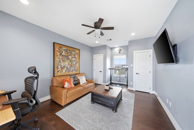 Building Photo - 4306 Center St