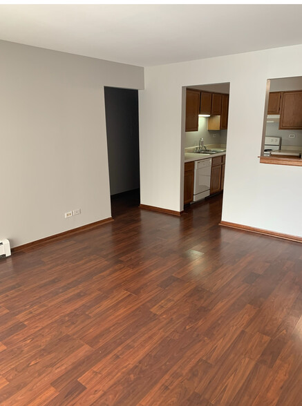 Building Photo - 1200 Whispering Hills Ct