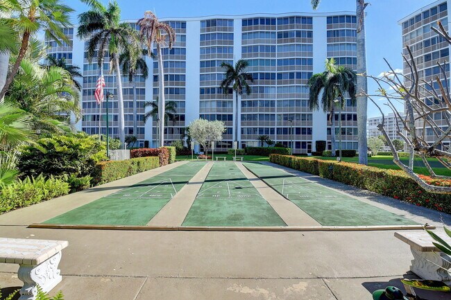 Building Photo - 3212 S Ocean Blvd
