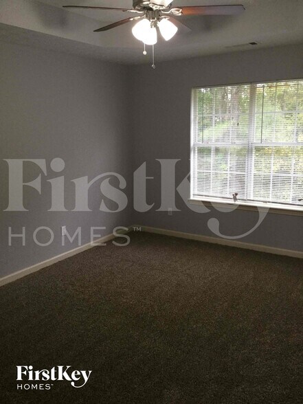 Building Photo - 715 Grove Pointe Cir