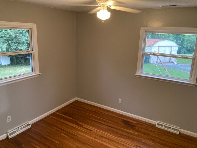 Rear Bedroom - 2039 Nashville Ct