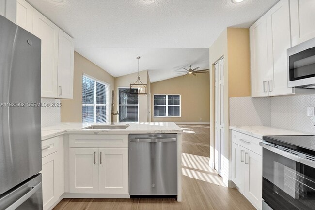 Building Photo - 9012 Lake Park Cir S