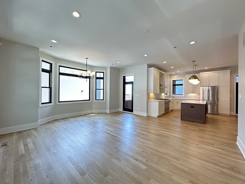 Building Photo - 1743 W Le Moyne St