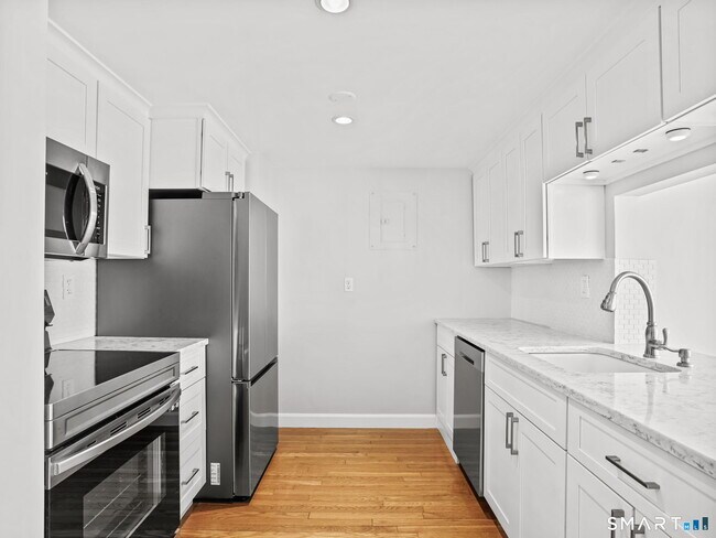 Building Photo - 127 Greyrock Pl