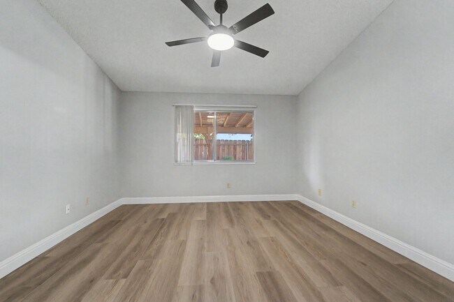 Building Photo - 2 Bedroom 2 bathroom Northside of Yuba City