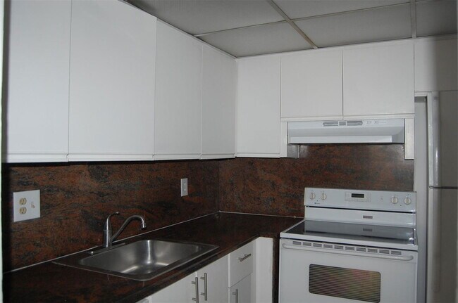 Building Photo - 622 NW 13th St