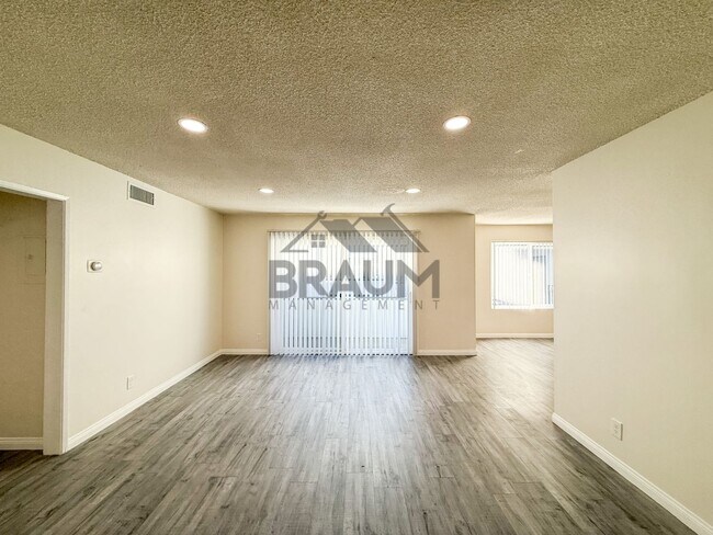 Building Photo - 6041 Whitsett Ave