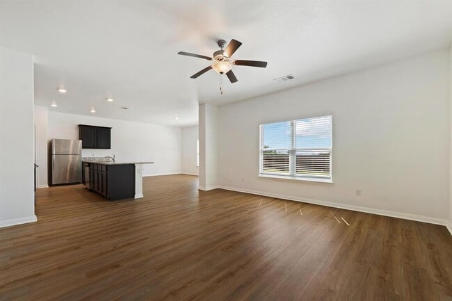 Building Photo - 317 Cres Park Dr