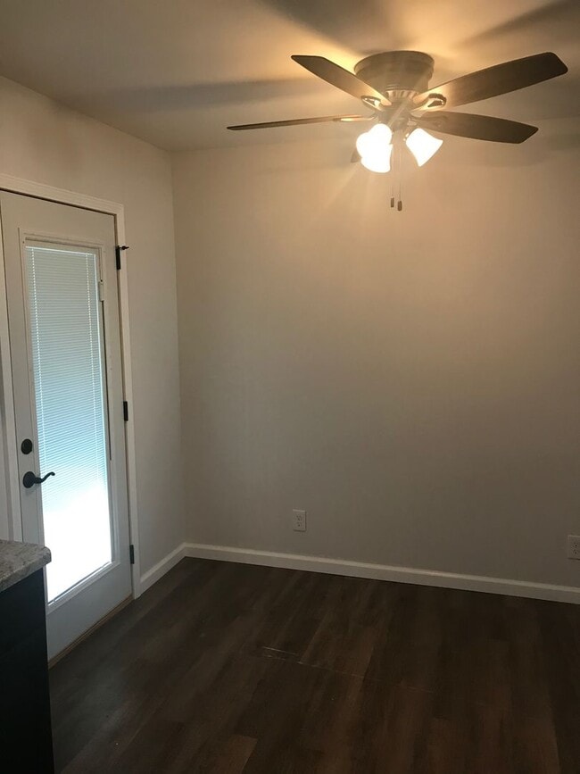 Building Photo - 2 Bedroom, 2 Bath Single Family Home in Cl...