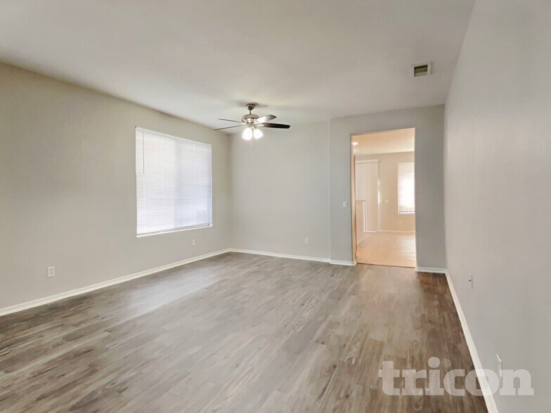 Building Photo - 6619 W Golden Ln