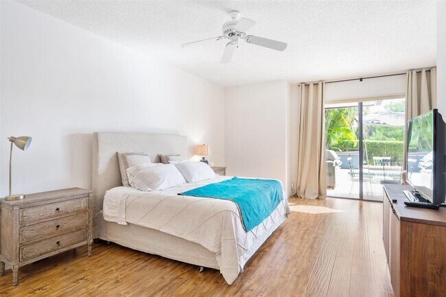 Building Photo - 2592 Sheltingham Dr