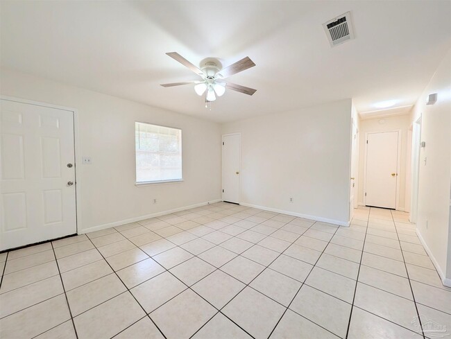 Building Photo - 5086 Yacht Harbor Cir