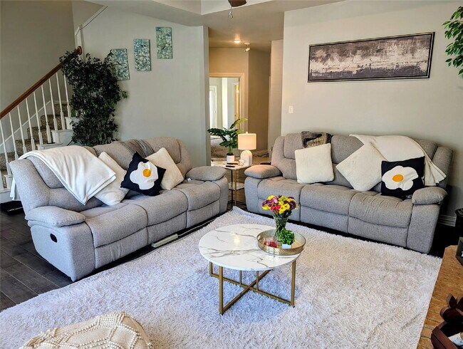 Building Photo - Exceptional Home in Arlington – Great Layout & Prime Location