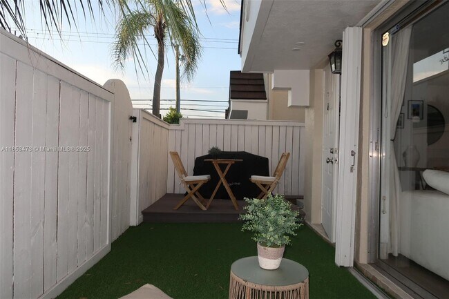 Building Photo - 4530 SW 68th Ct Cir