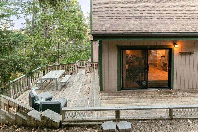 Building Photo - 117 A Ln