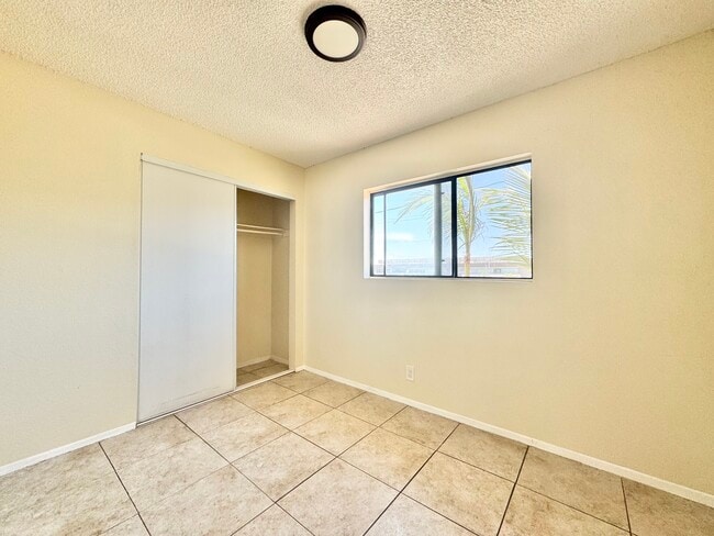 Building Photo - 4081 Rosecrans Ave