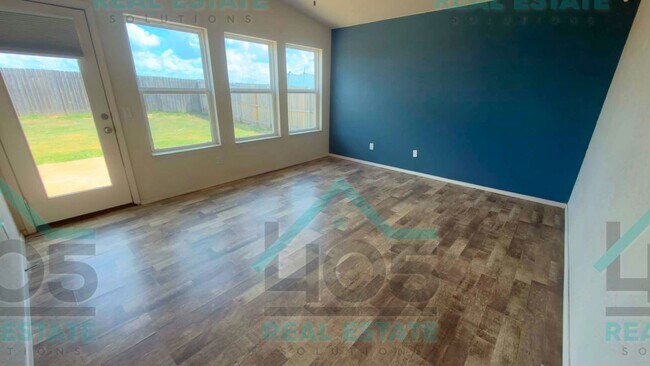 Building Photo - 10345 Aberdeen Dr