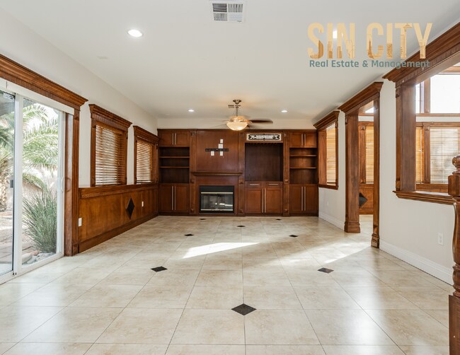 Building Photo - 4490 Zev Ct