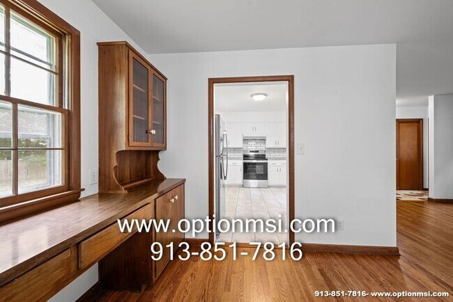 Building Photo - Comfort, Space & Style – Beautifully Updated Split-Level Home