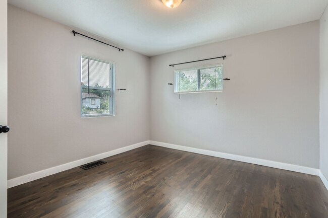 Building Photo - 1314 S Meade St