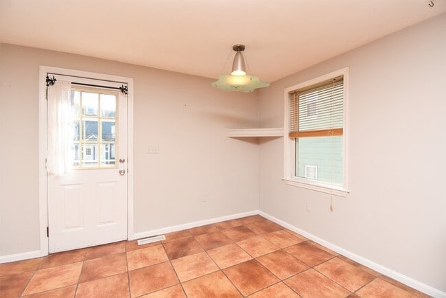 Building Photo - 191 Adams St