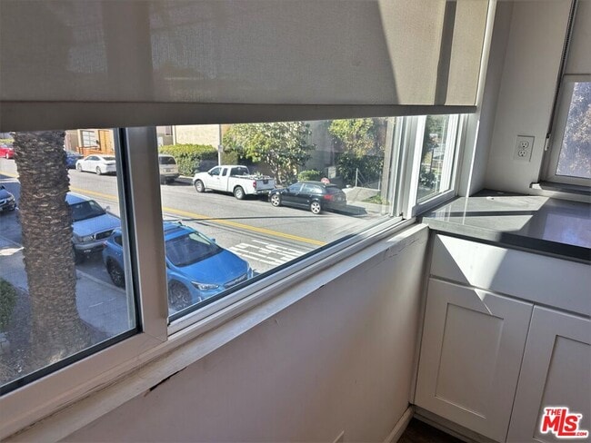 Building Photo - 410 Pershing Dr