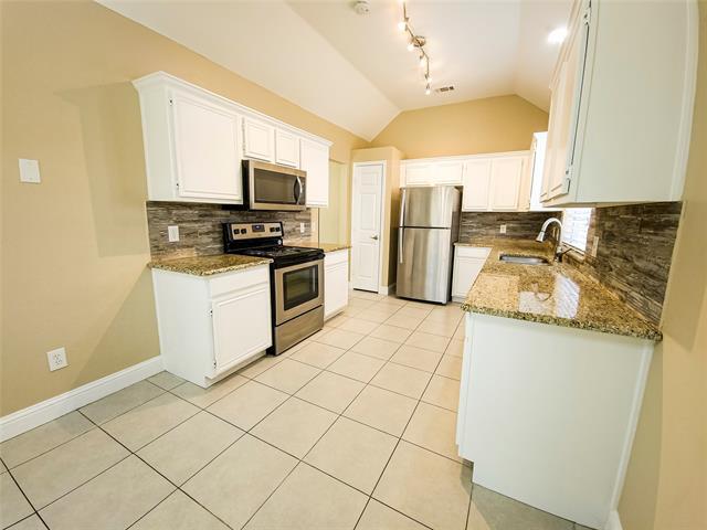 Building Photo - 1524 High Pointe Ln