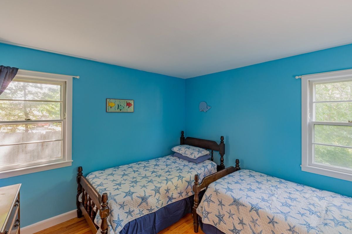 Building Photo - 18 Baker