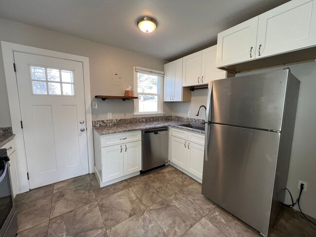 Building Photo - 3 bed 2 bath Harvey Park, Corner Lot