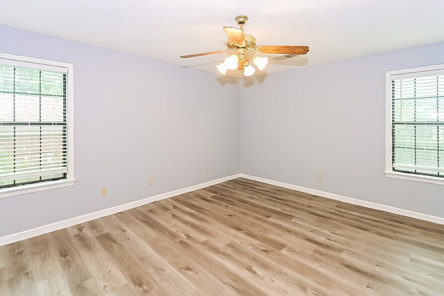 Building Photo - 6744 Blue Spruce Dr