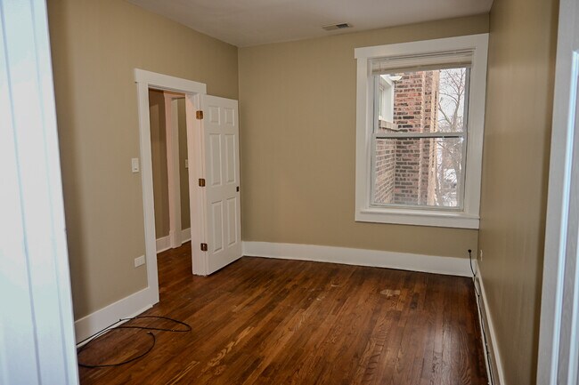 Building Photo - 1431 S Tripp Ave