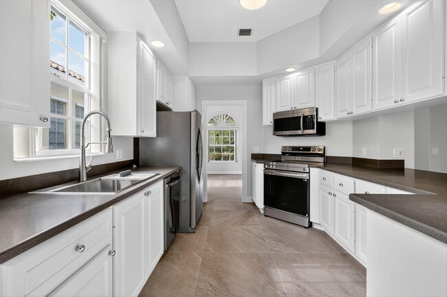 Building Photo - 8257 Rosalie Ln