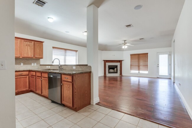 Building Photo - Adorable 3 bedroom Home in NW OKC