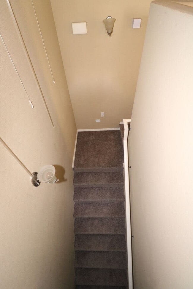 Building Photo - 601 Menaul Blvd NE