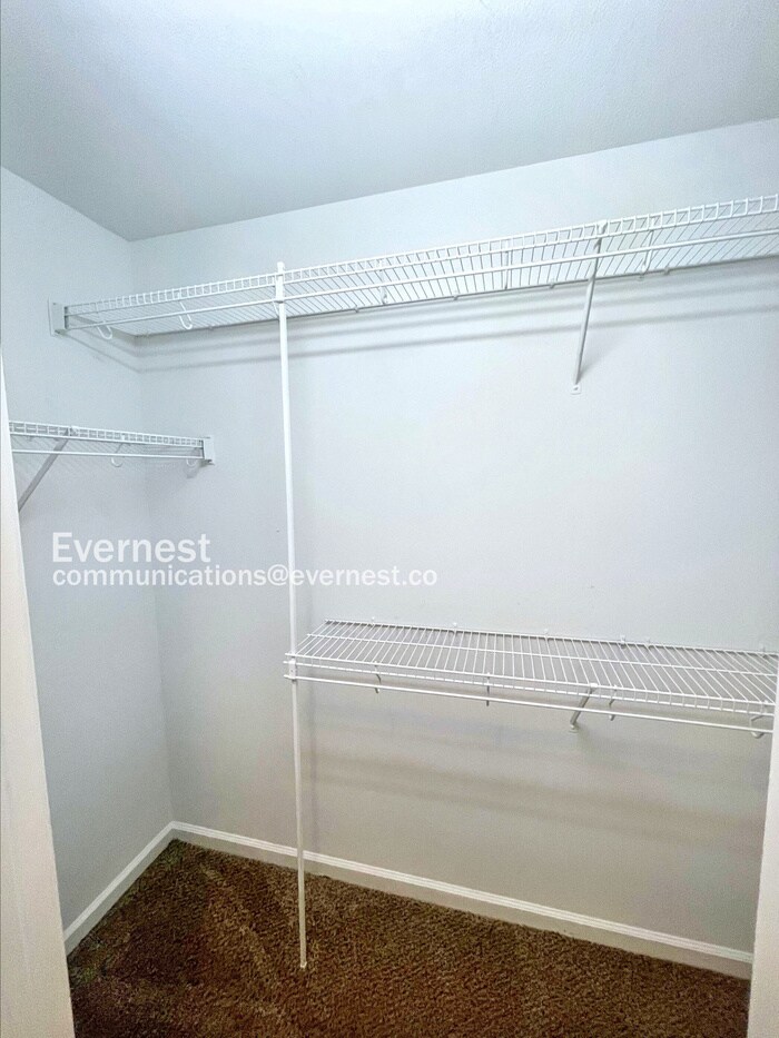 Building Photo - 3740 N Jot Dr