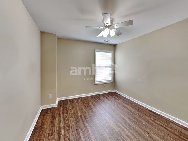 Building Photo - 169 Hunt Creek Dr