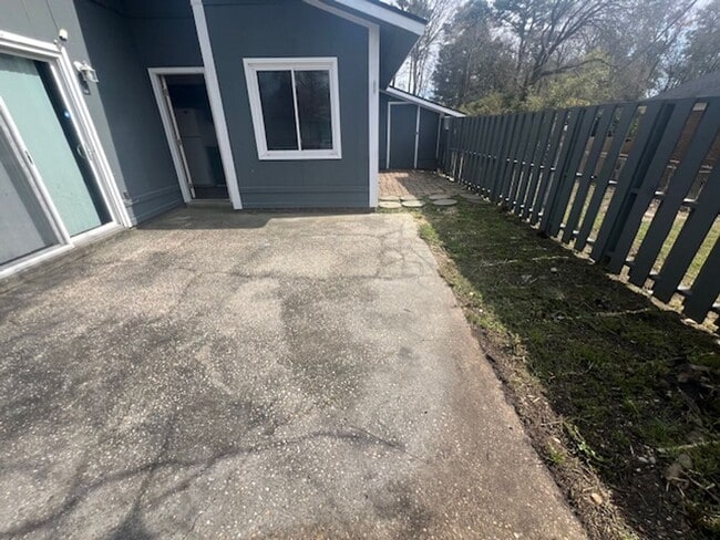 Building Photo - 5913 Rustlewood Dr