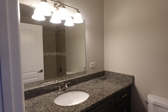 Building Photo - 441 Meadow Green Ln