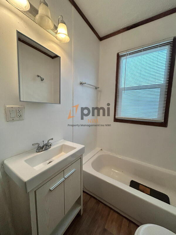Building Photo - 207 N Woodland Ave