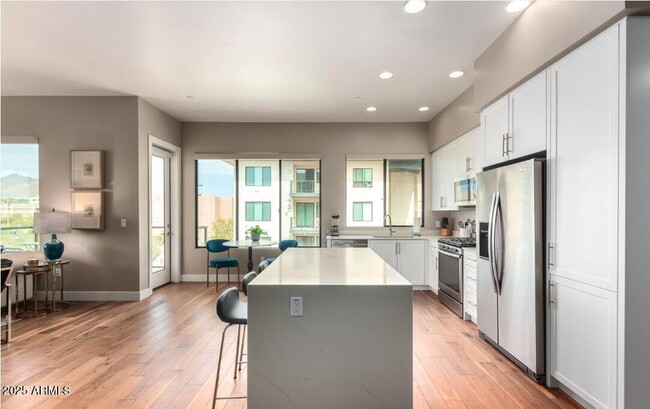 Building Photo - 7300 E Earll Dr