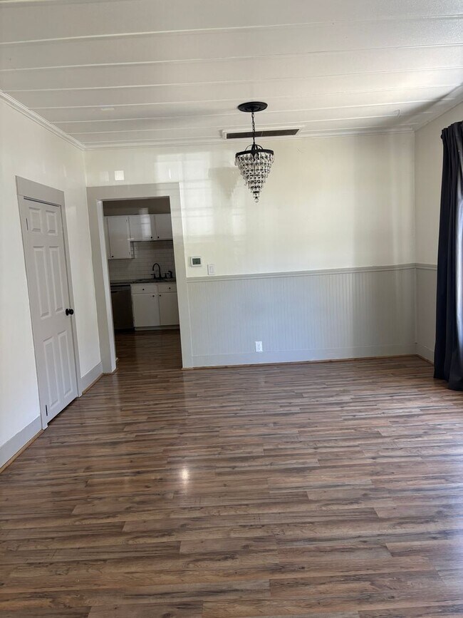 Building Photo - Cute Updated Home in Newberg