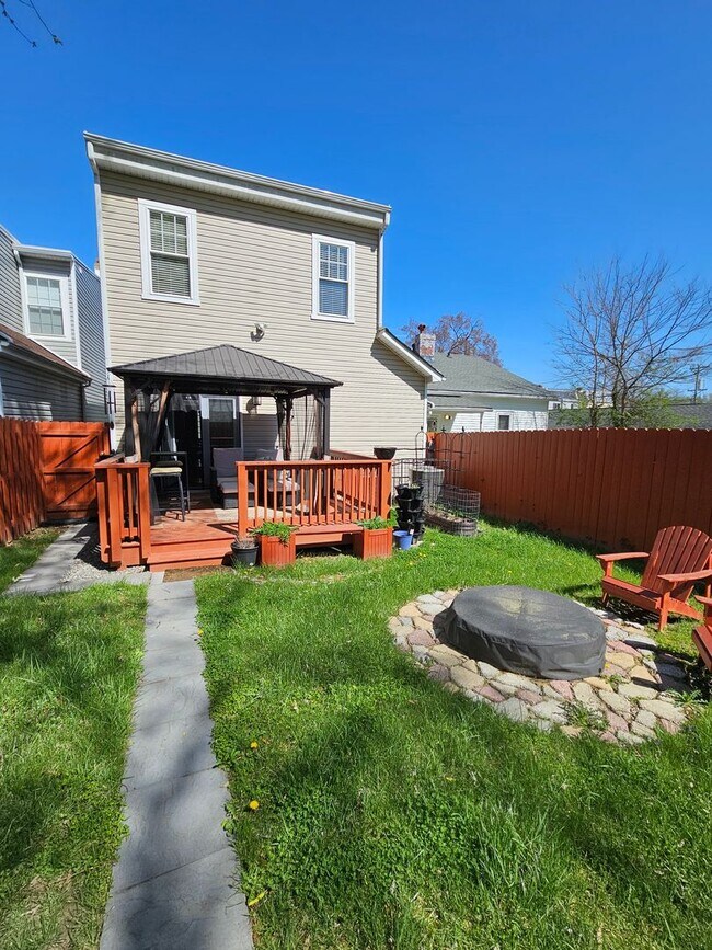 Building Photo - Church Hill Amazing 3 Bedroom 2.5 Bath Home