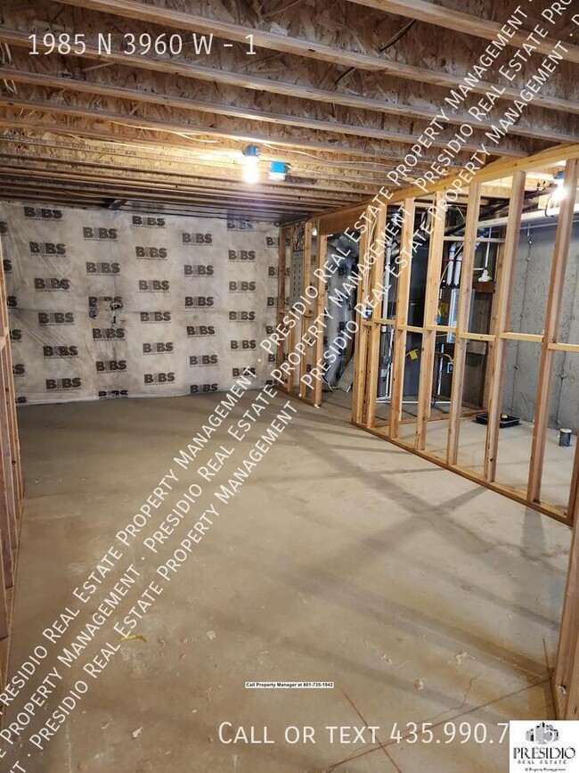 Building Photo - 1985 N 3960 W