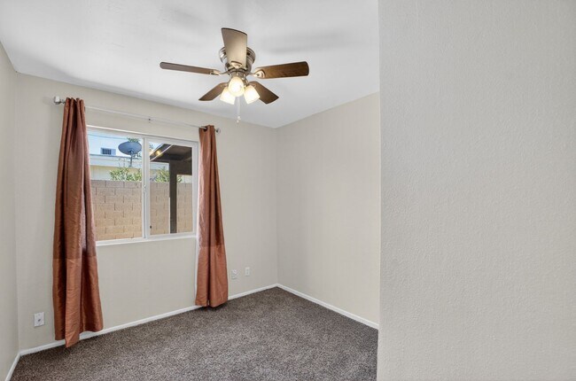 Building Photo - Modern Updated Tempe Townhome Near ASU & Downtown with Resort-Style Amenities